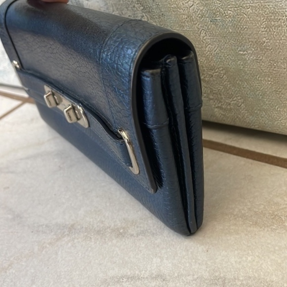 VTG COACH Blue Metallic Leather Turn Key Clutch